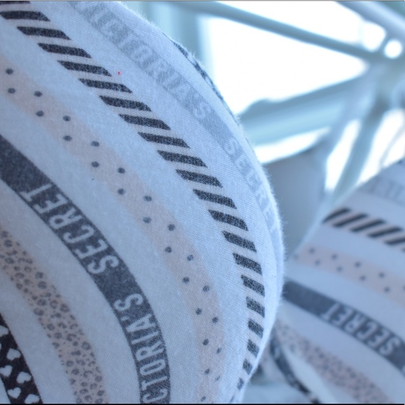 Victoria’s secret pattern 34B bra - Picture 3 of 4